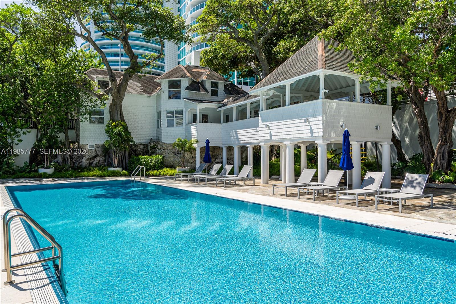 ATLANTIS ON BRICKELL COND - Residential