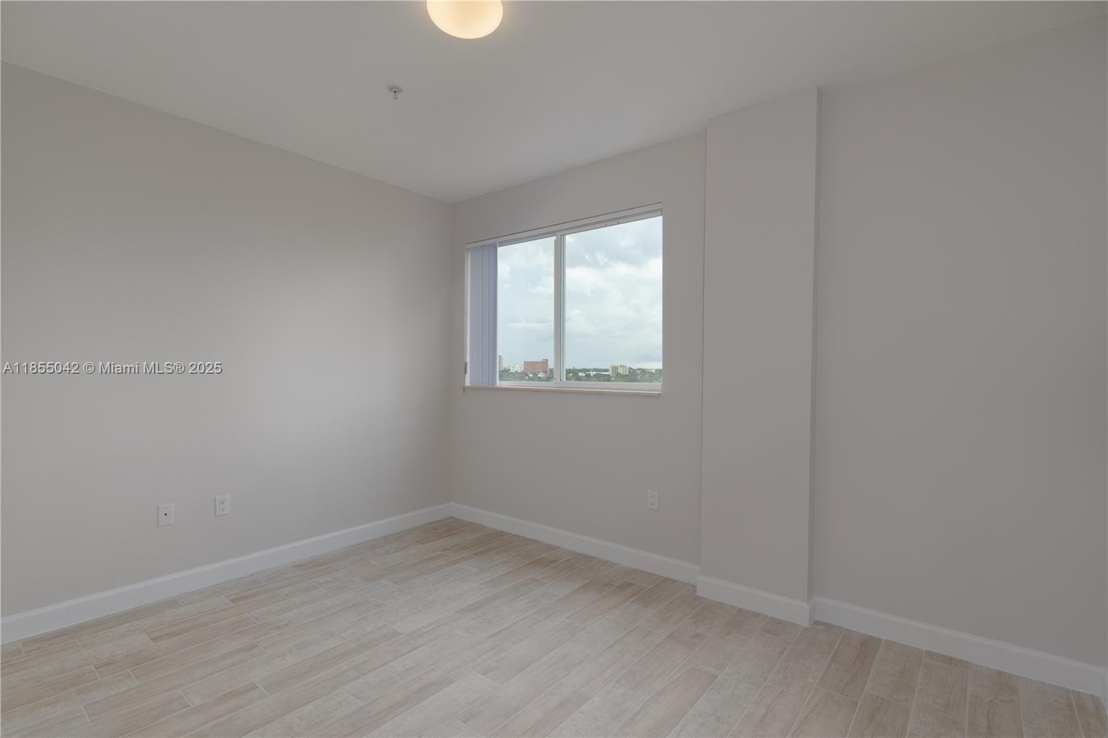 SHAMROCK BY THE GABLES CO - Residential Lease