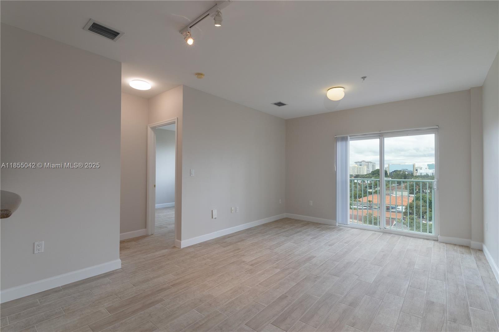 SHAMROCK BY THE GABLES CO - Residential Lease