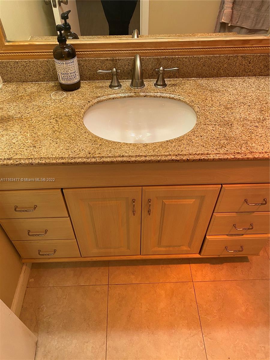 CENTRE COURT CONDO - Residential