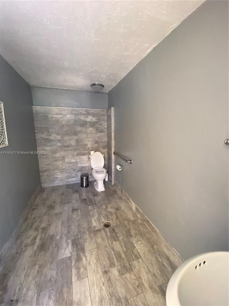 CENTRE COURT CONDO - Residential