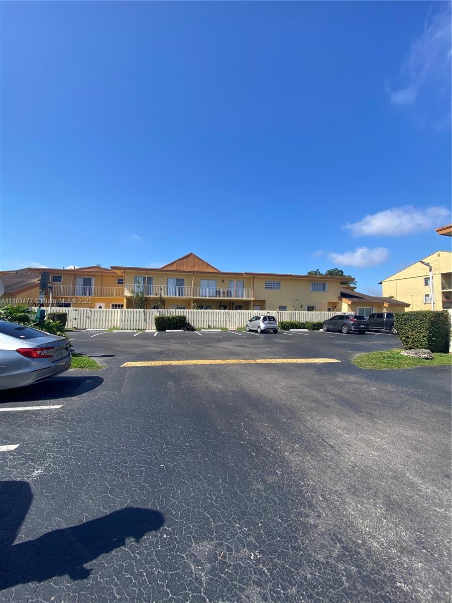 CENTRE COURT CONDO - Residential
