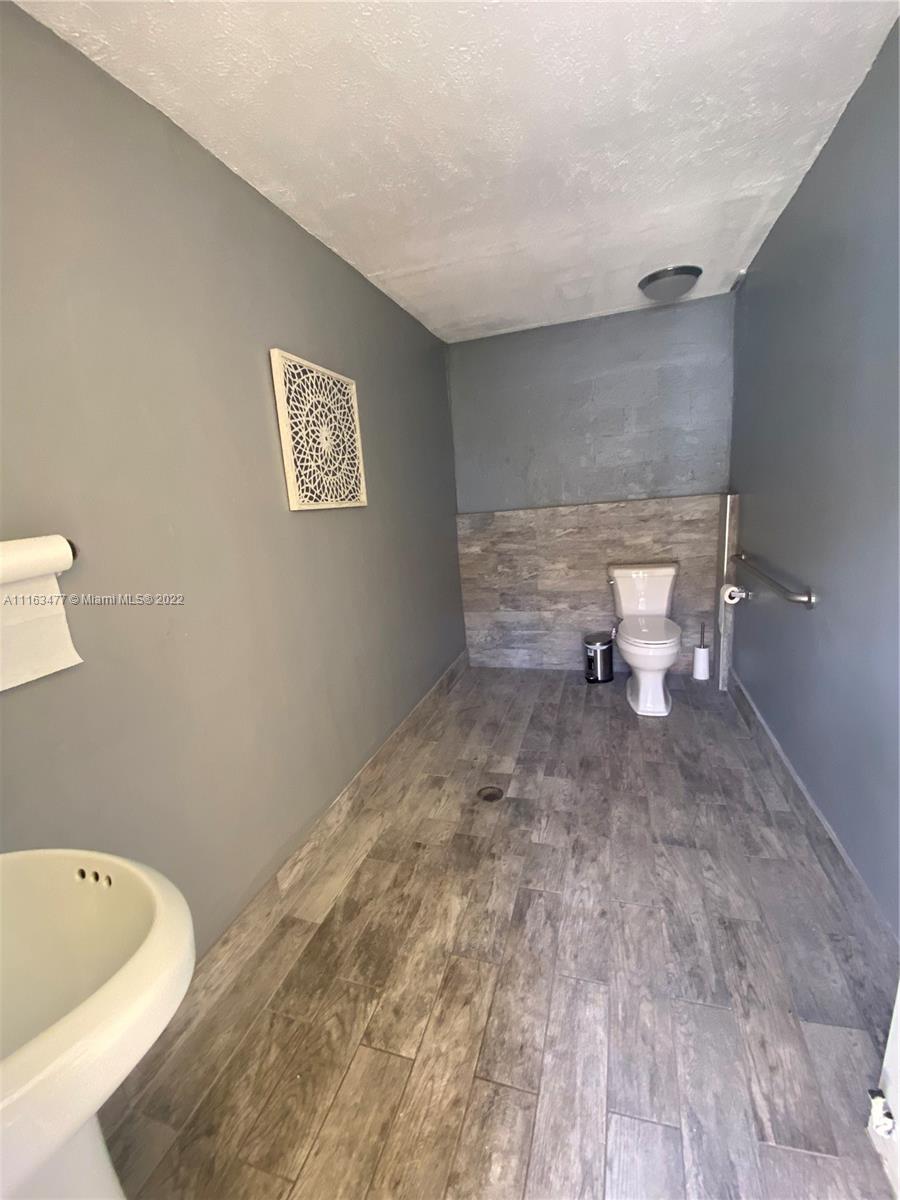 CENTRE COURT CONDO - Residential