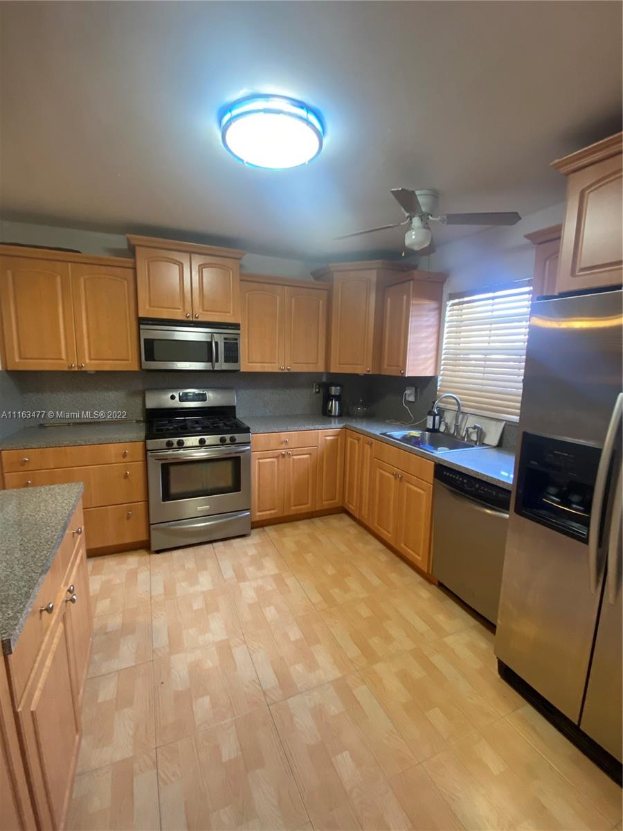 CENTRE COURT CONDO - Residential