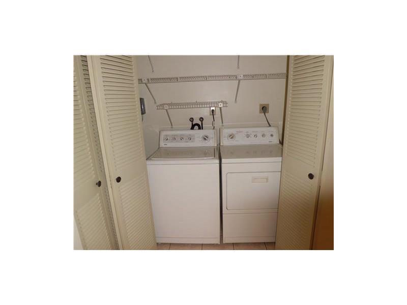 KENDALL LAKES LAKEVIEW TO - Residential Lease