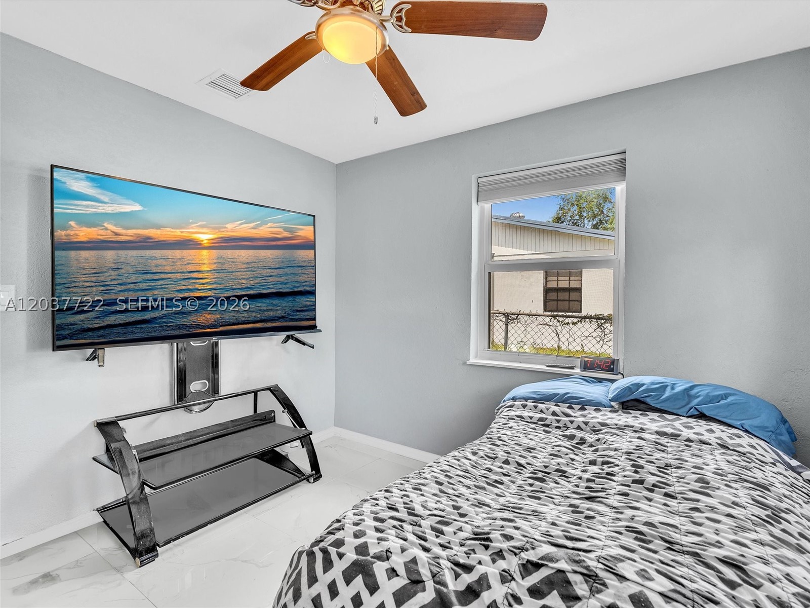 HILLSBORO RIVER ESTATES - Residential Lease