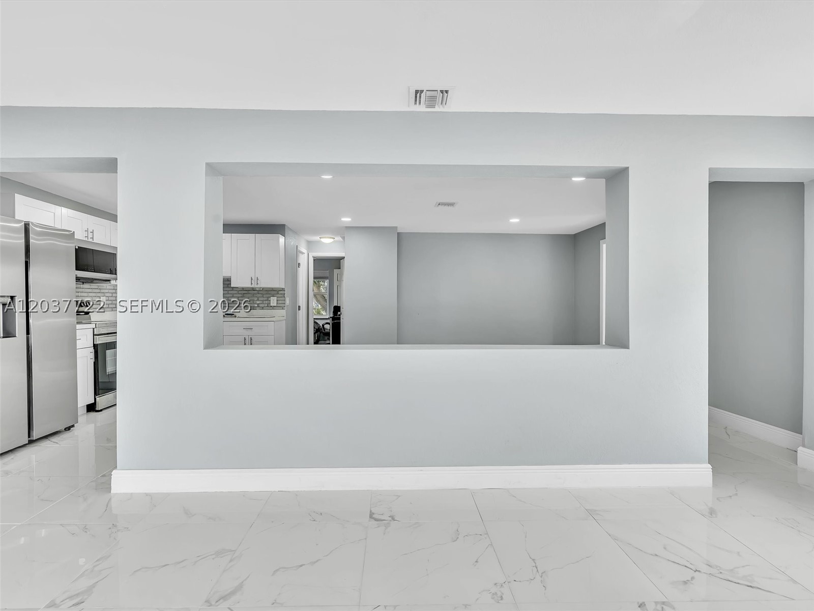 HILLSBORO RIVER ESTATES - Residential Lease