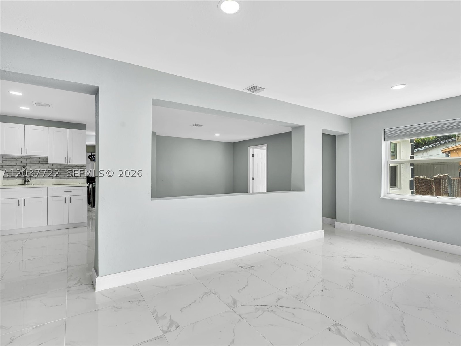 HILLSBORO RIVER ESTATES - Residential Lease