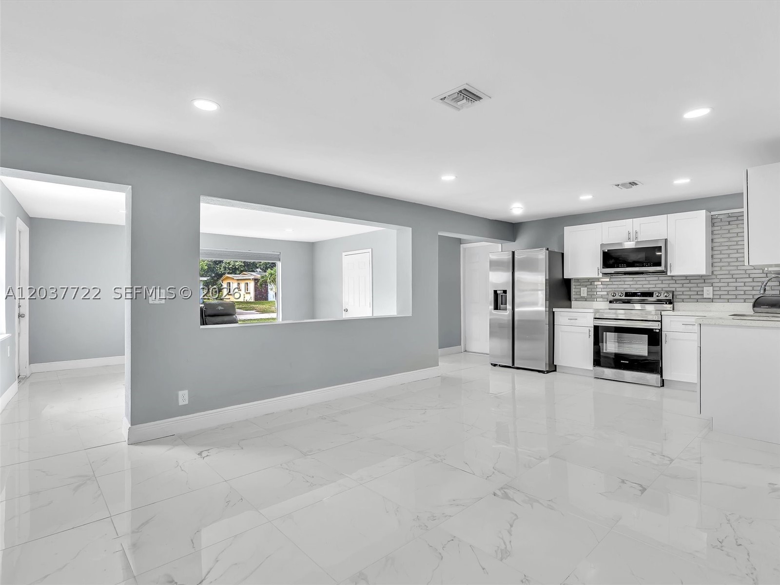 HILLSBORO RIVER ESTATES - Residential Lease