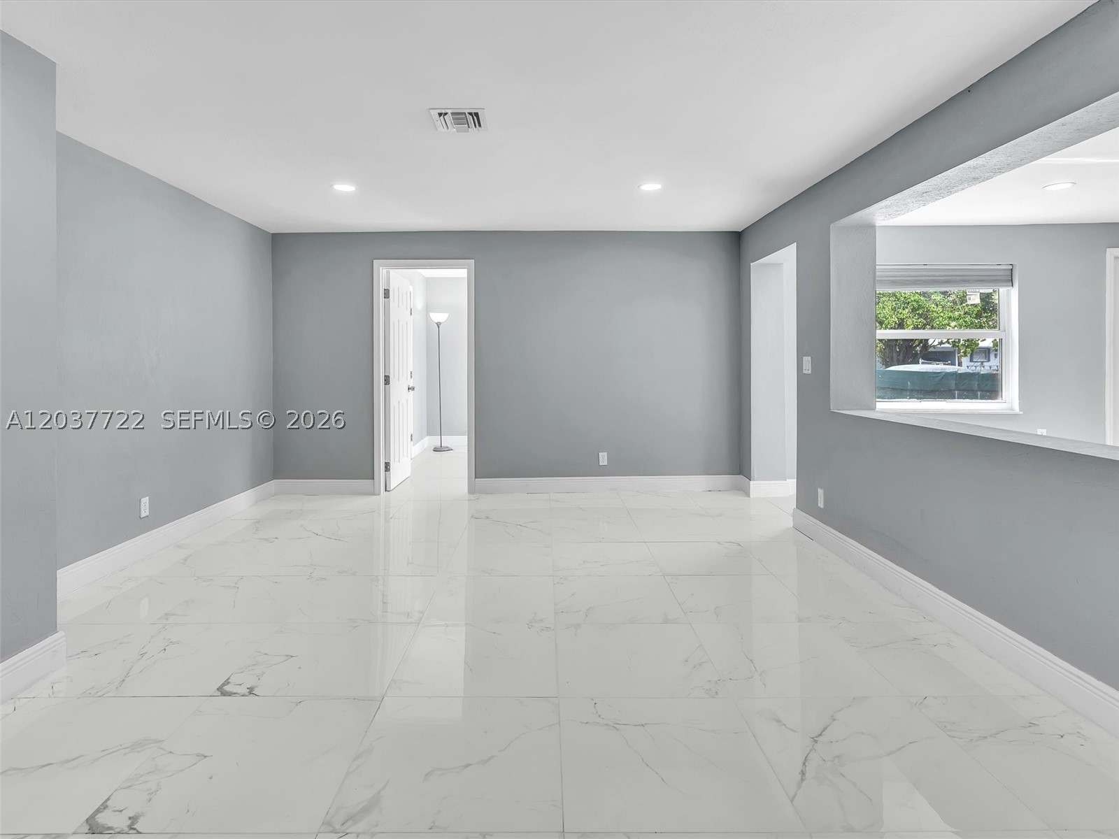 HILLSBORO RIVER ESTATES - Residential Lease