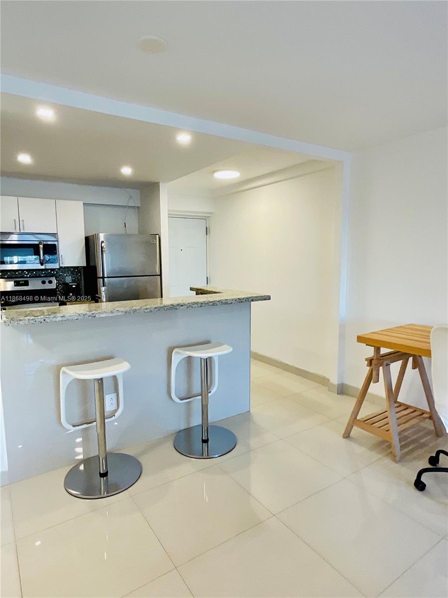 LA CANADIENNE CONDO - Residential