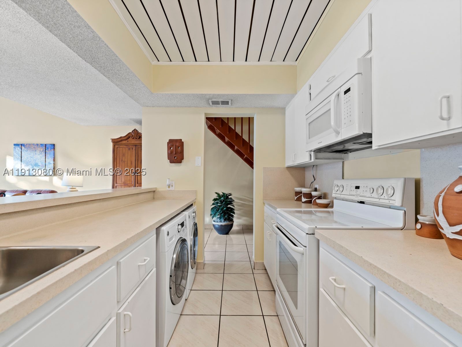 CALUSA POINT - Residential