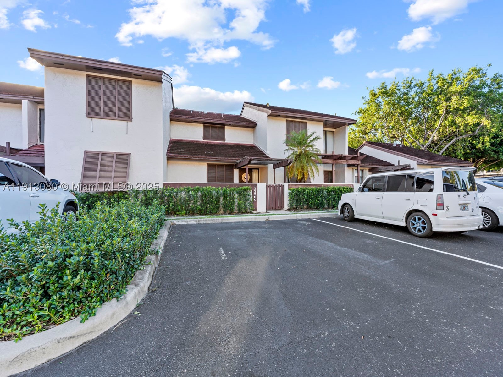 CALUSA POINT - Residential