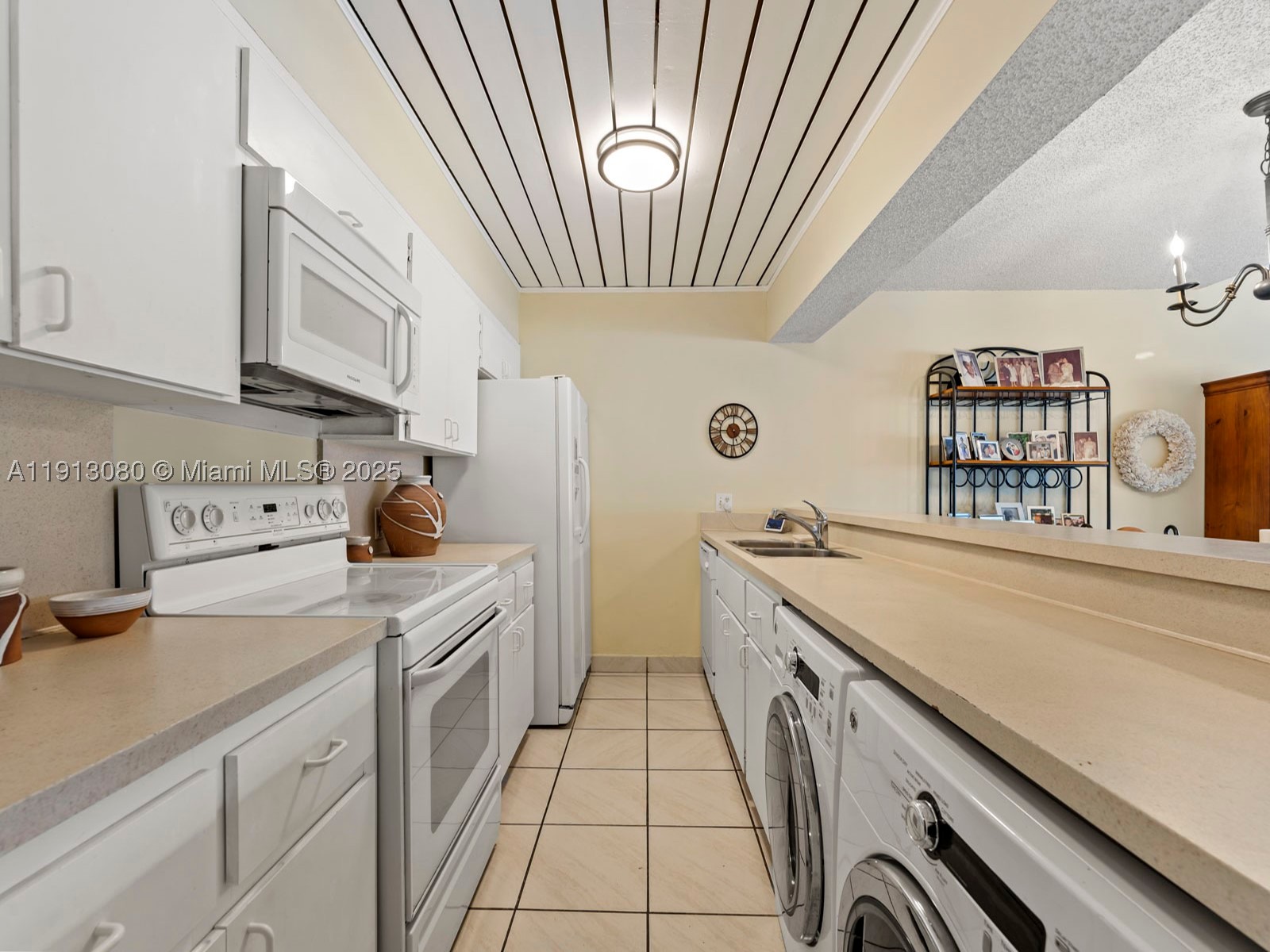 CALUSA POINT - Residential