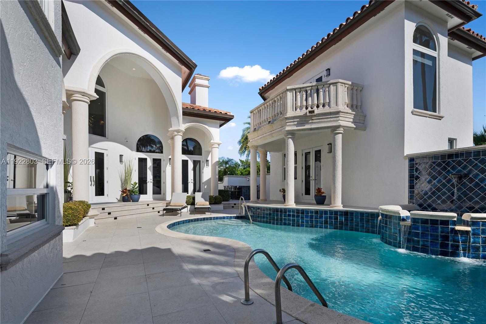 DEERING BAY ESTATES - Residential