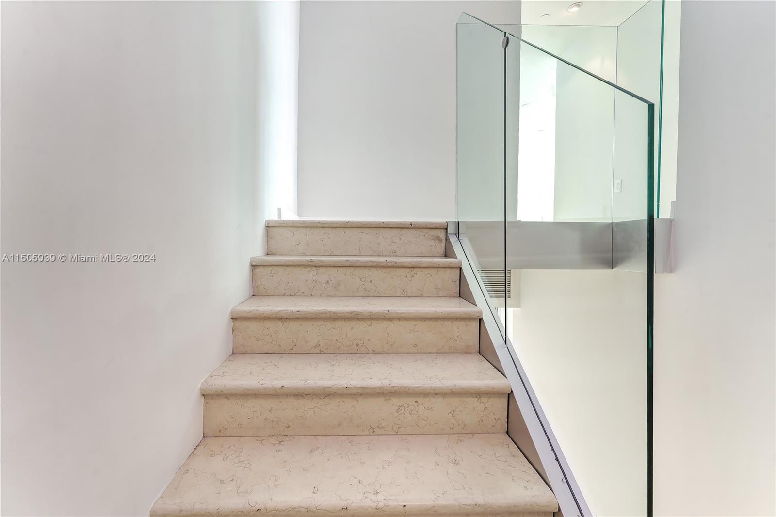 900 BISCAYNE BAY CONDO - Residential
