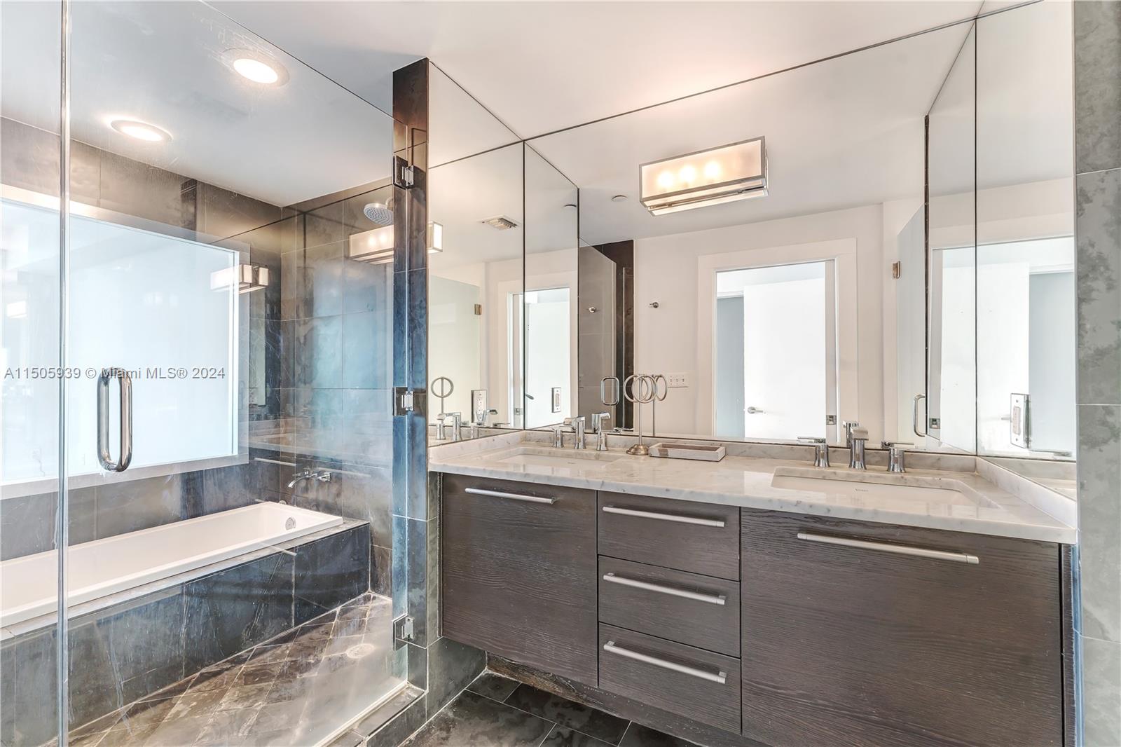 900 BISCAYNE BAY CONDO - Residential