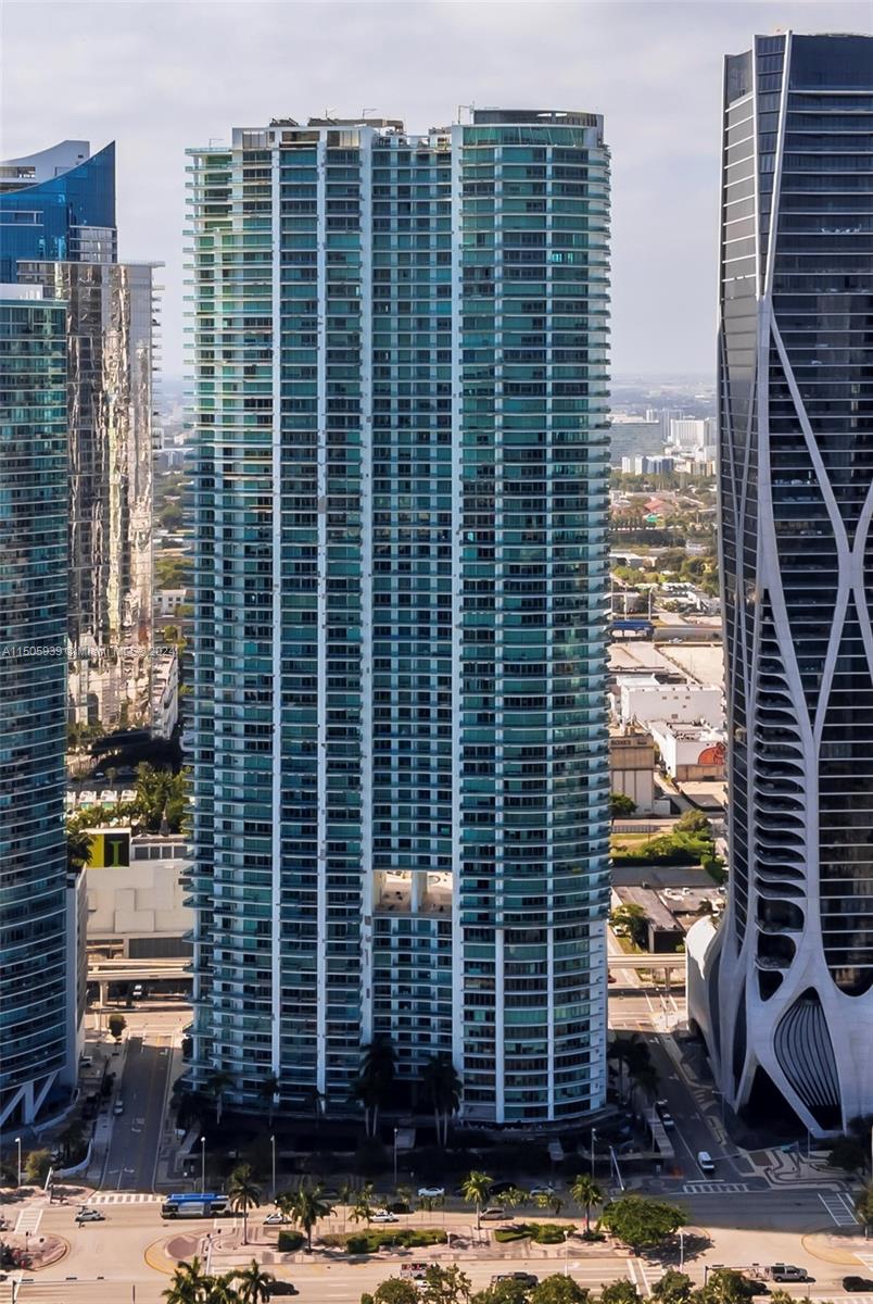 900 BISCAYNE BAY CONDO - Residential