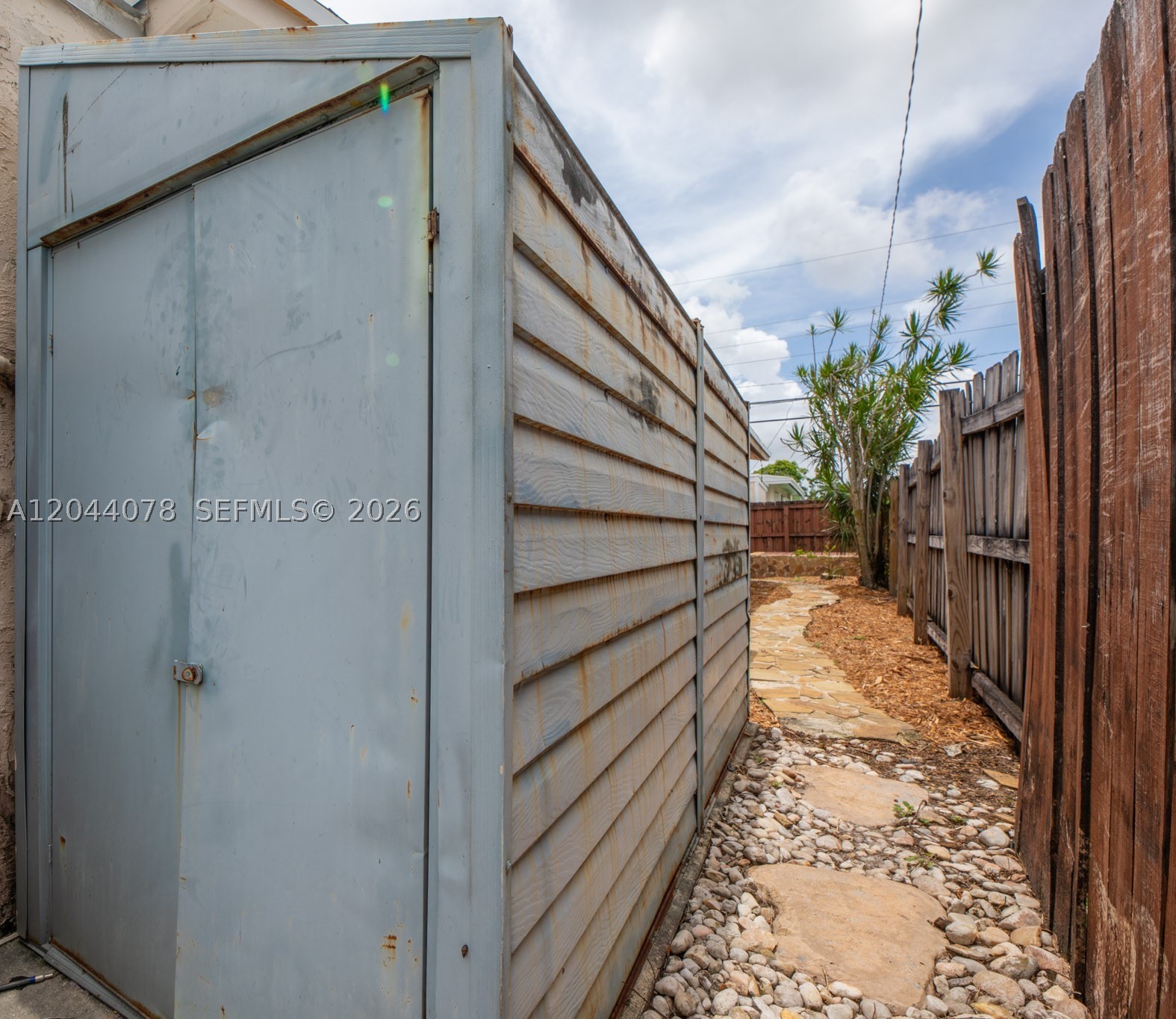 DRIFTWOOD ESTATES NO 15 - Residential Lease