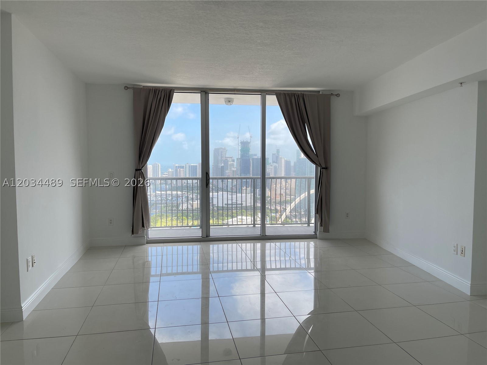 OPERA TOWER CONDO - Residential