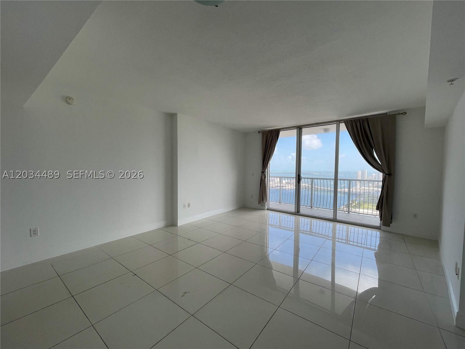 OPERA TOWER CONDO - Residential