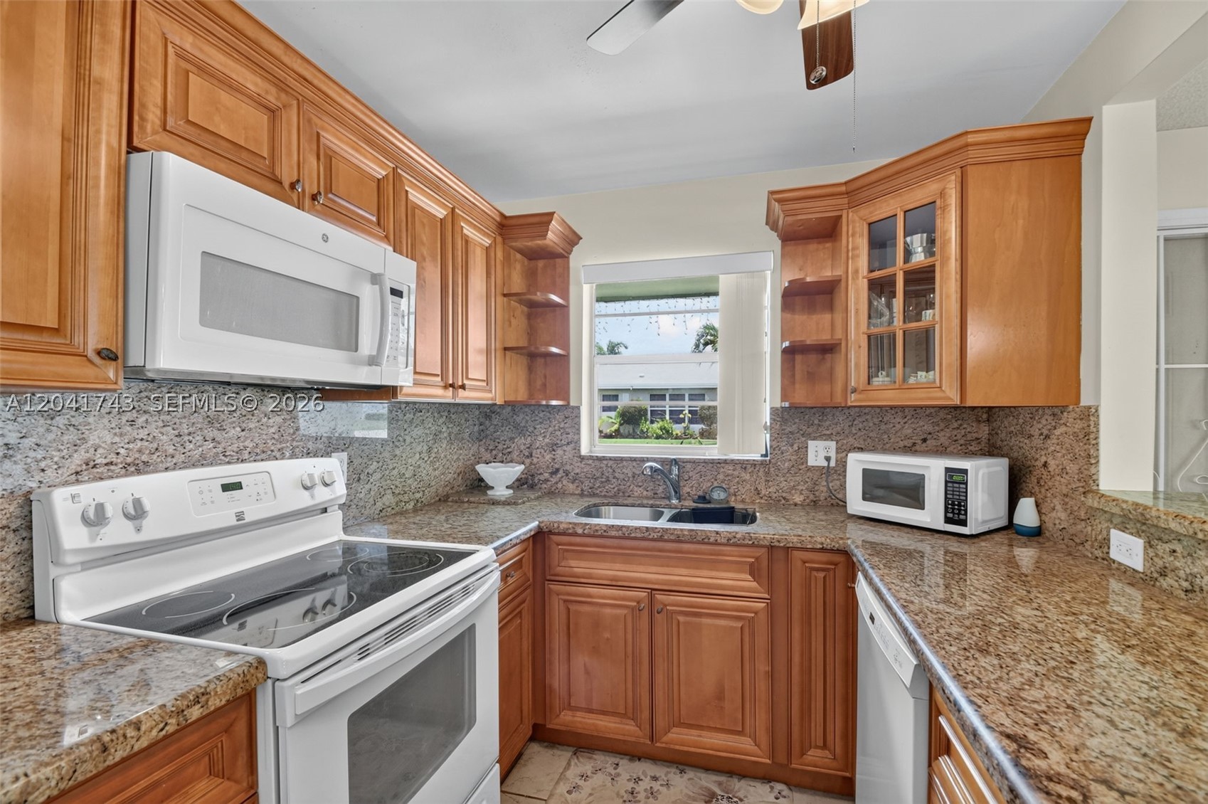 PINE POINT VILLAS CONDO - Residential