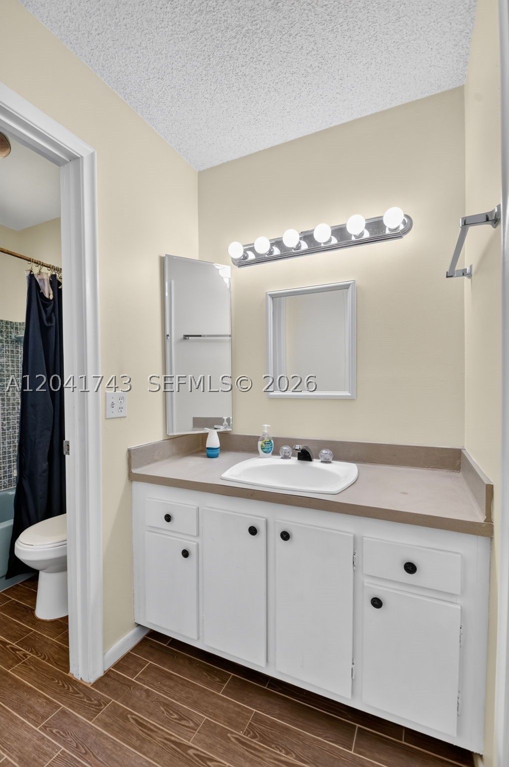 PINE POINT VILLAS CONDO - Residential