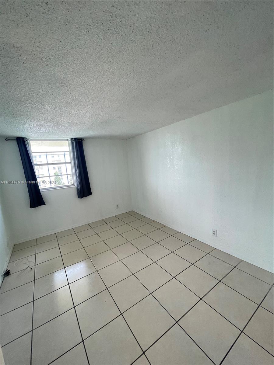 YOLANDA VILLAS CONDO - Residential Lease