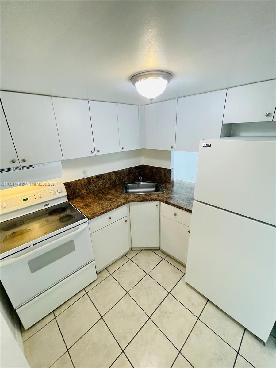 YOLANDA VILLAS CONDO - Residential Lease