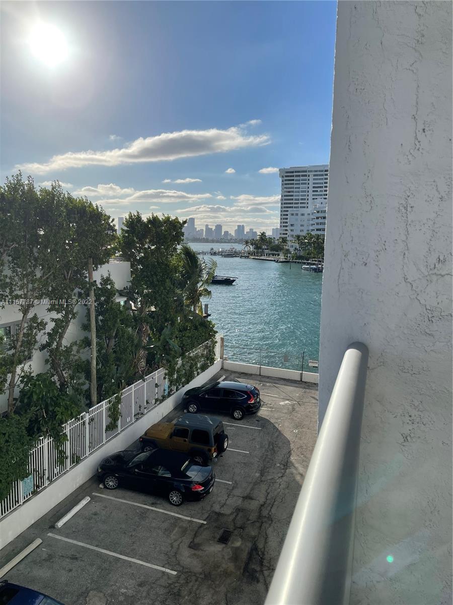 LINCOLN BAY TOWERS CONDO - Residential Lease