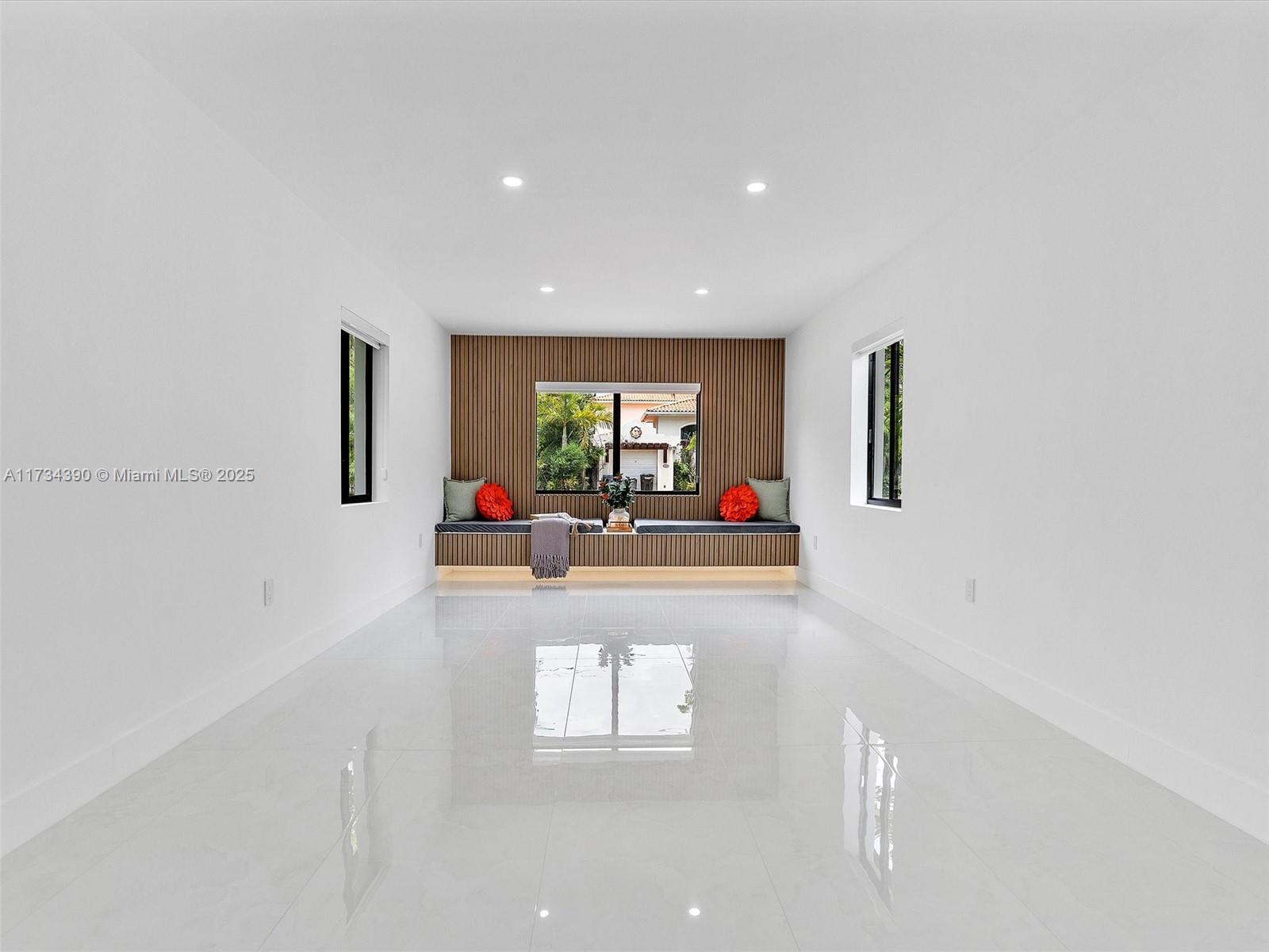 NORMANDY GOLF COURSE - Residential Lease