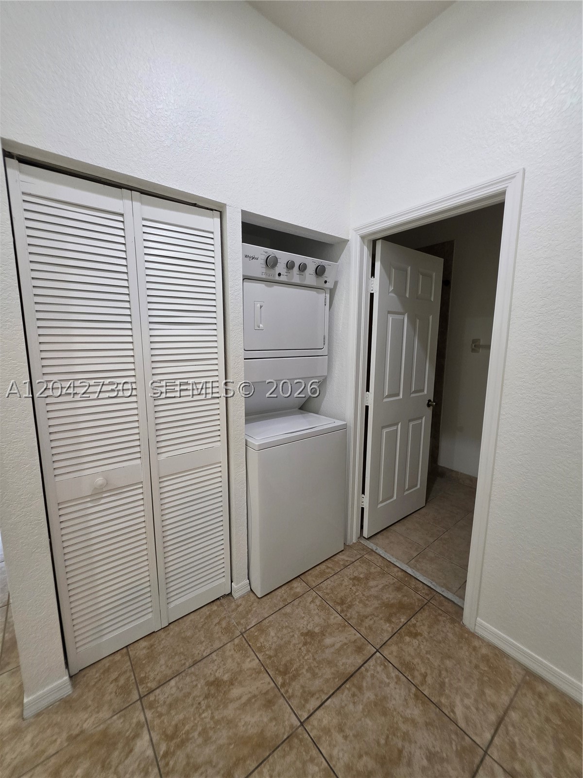 LAS TERRAZAS AT VIZCAYA C - Residential Lease