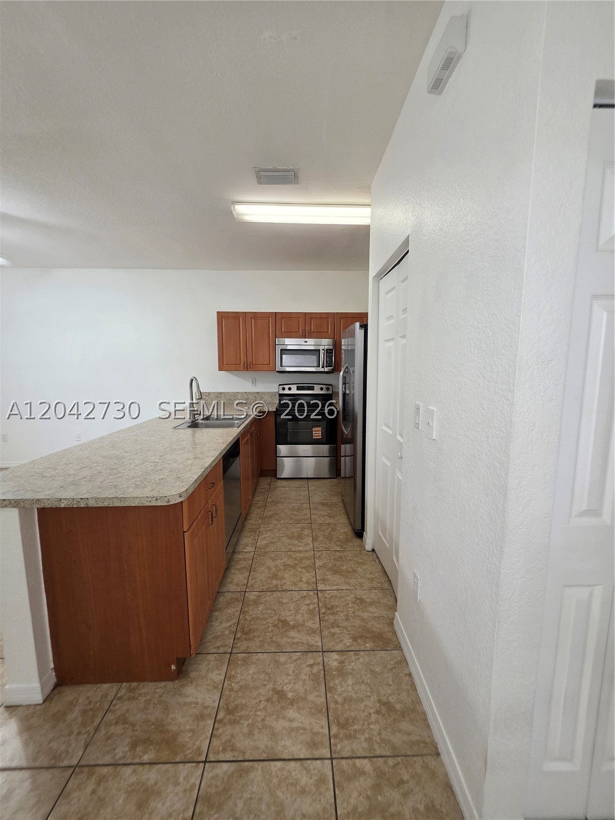 LAS TERRAZAS AT VIZCAYA C - Residential Lease