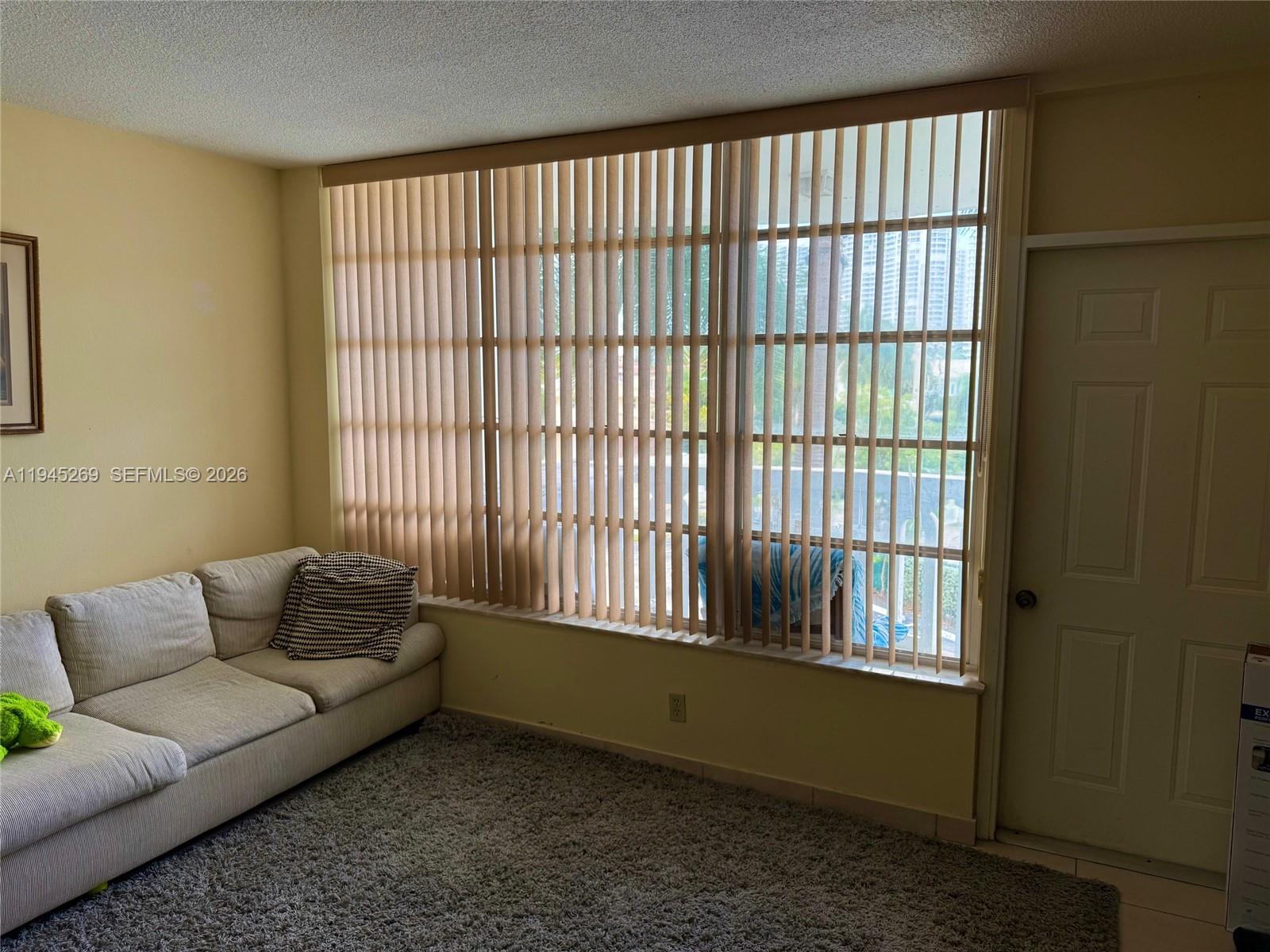 GOLDEN VIEW CONDO - Residential