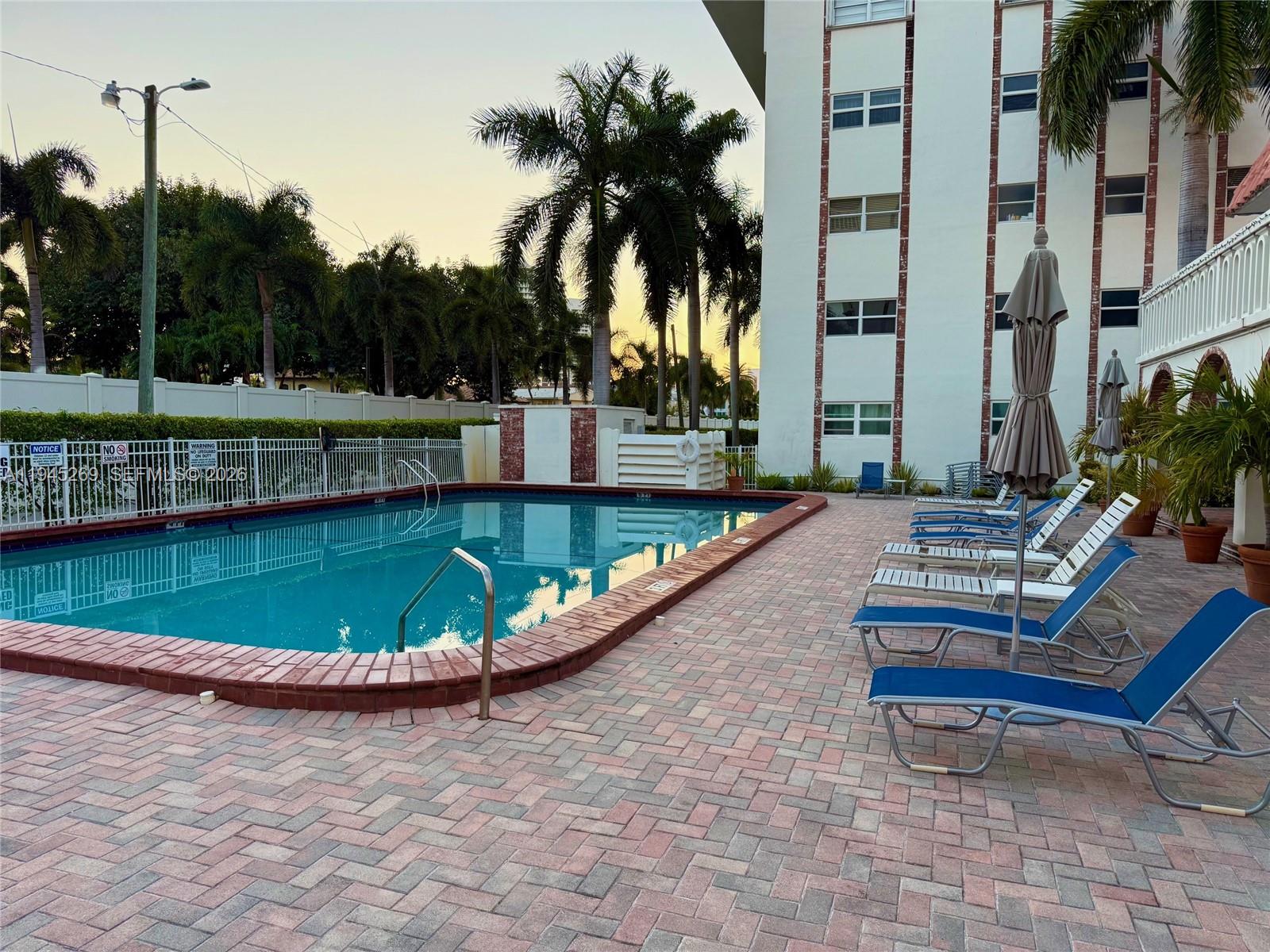 GOLDEN VIEW CONDO - Residential