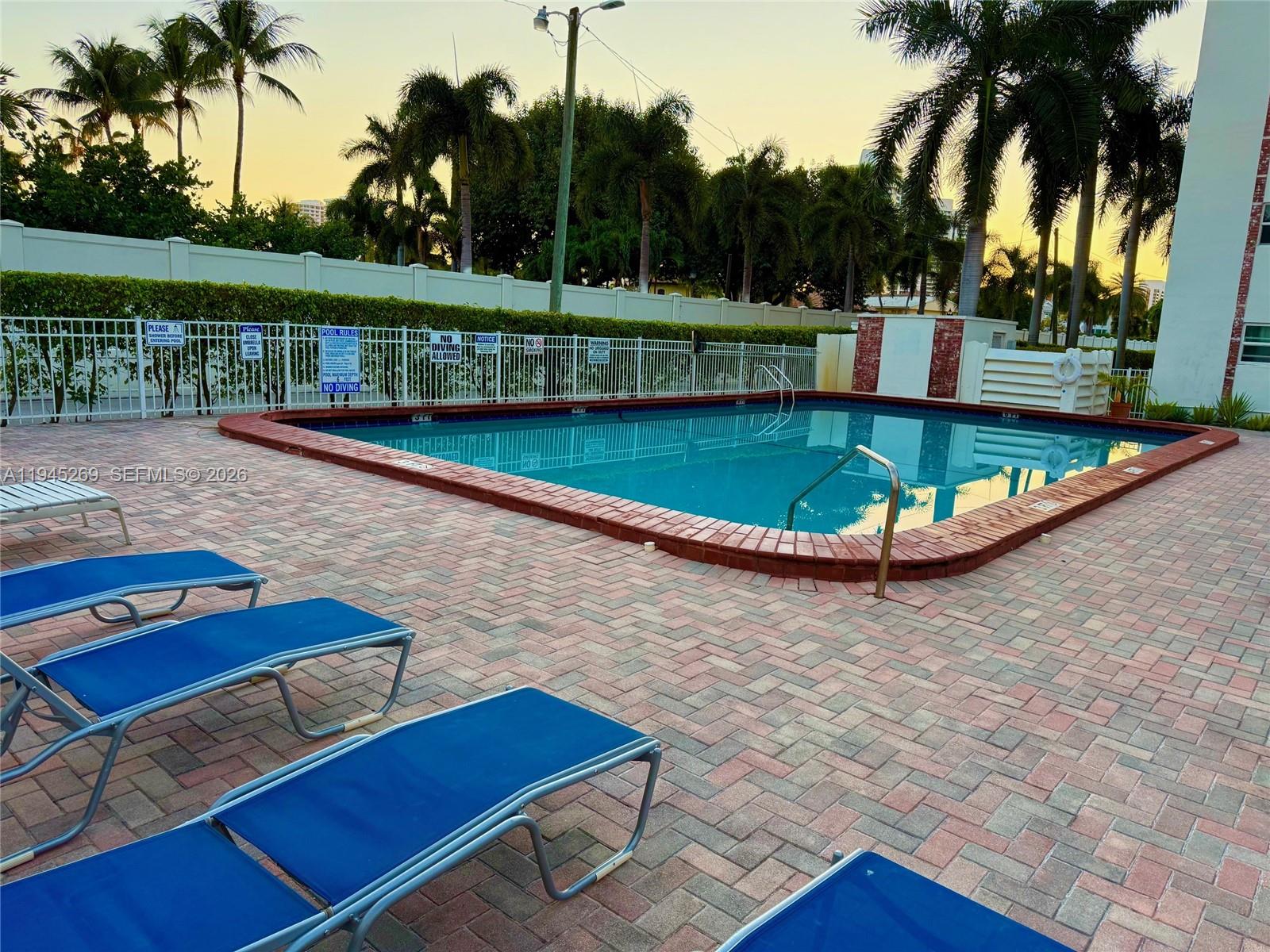 GOLDEN VIEW CONDO - Residential