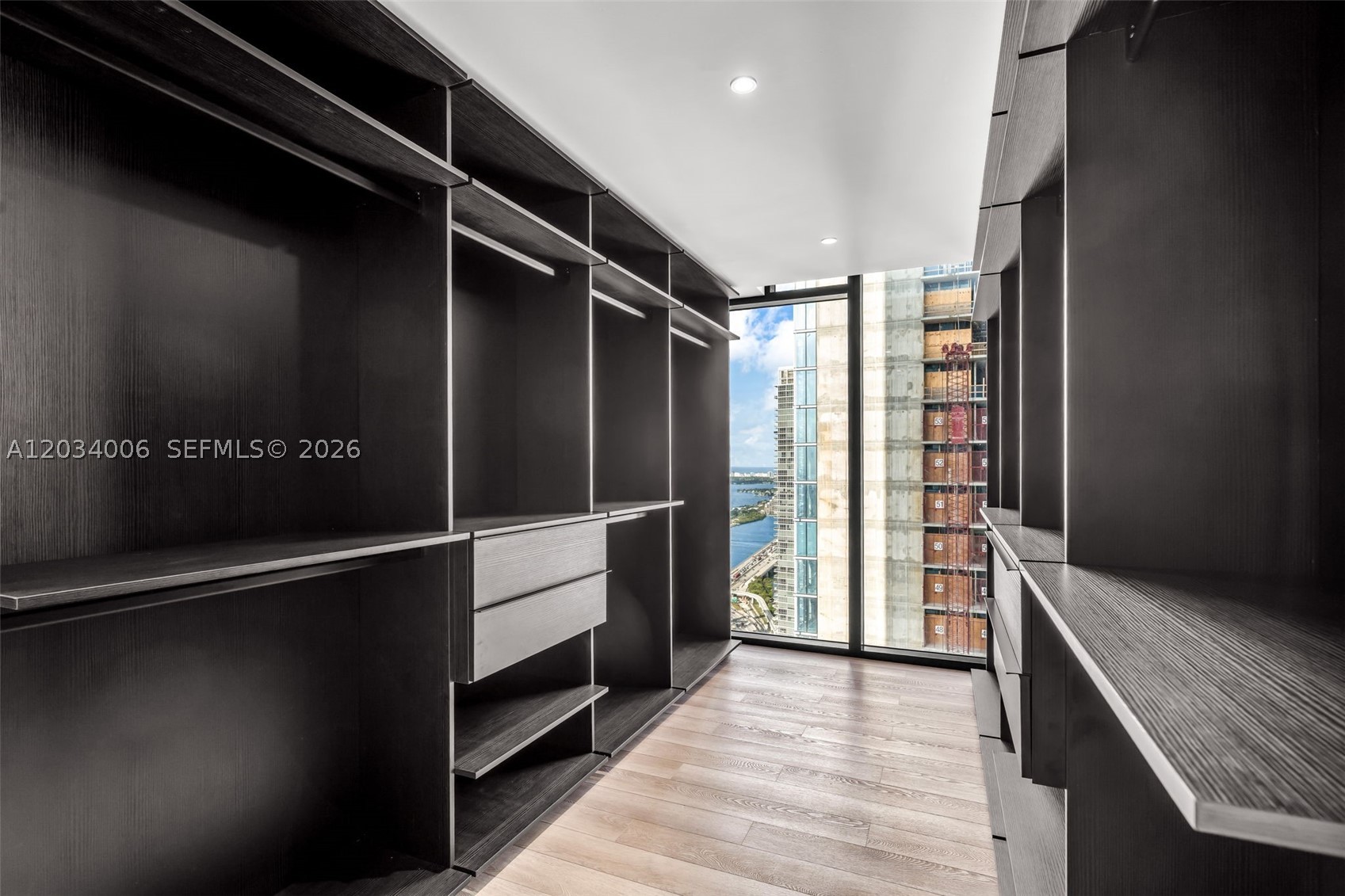 E11even Hotel and Residenc - Residential