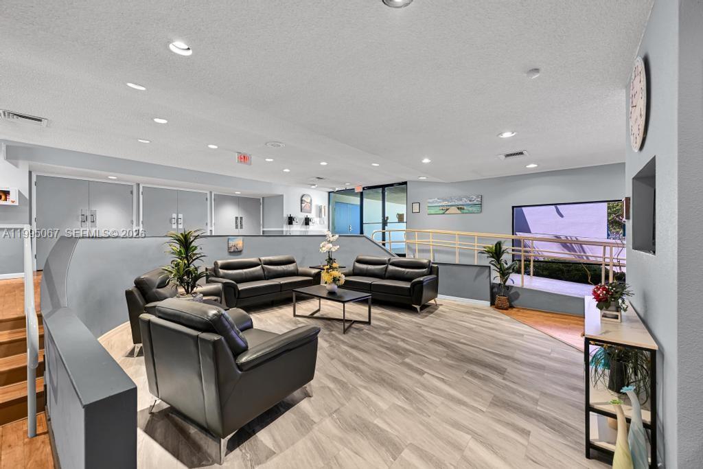 LIME BAY CONDOMINIUM 6 - Residential