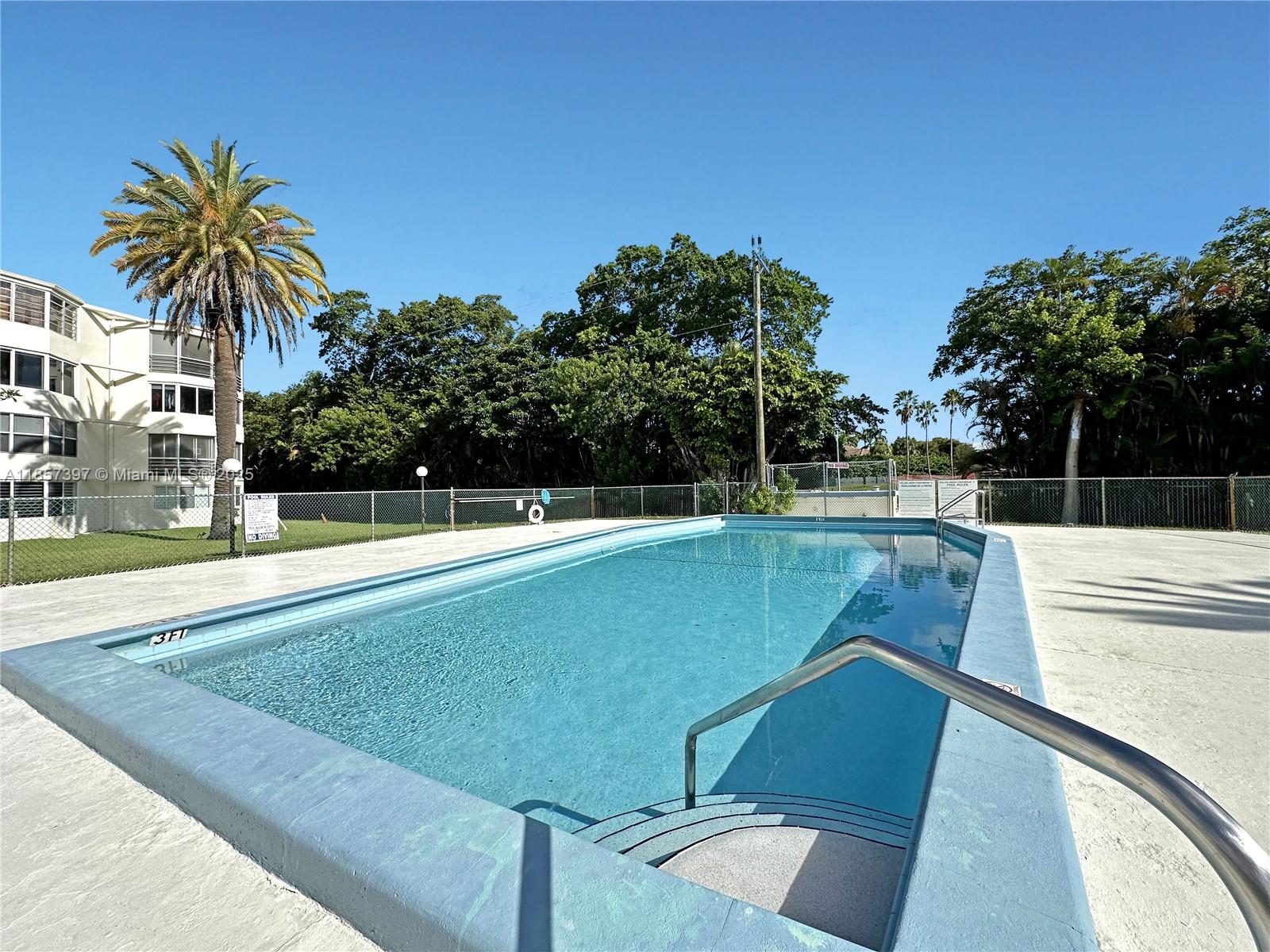ROLLING GREEN CONDO A - Residential