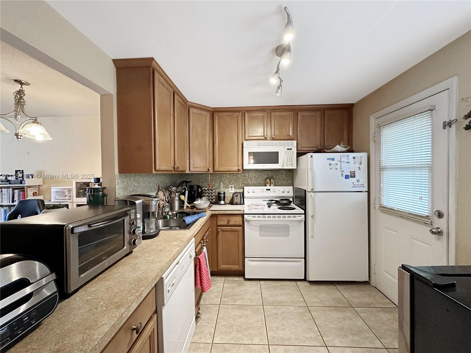 ROLLING GREEN CONDO A - Residential