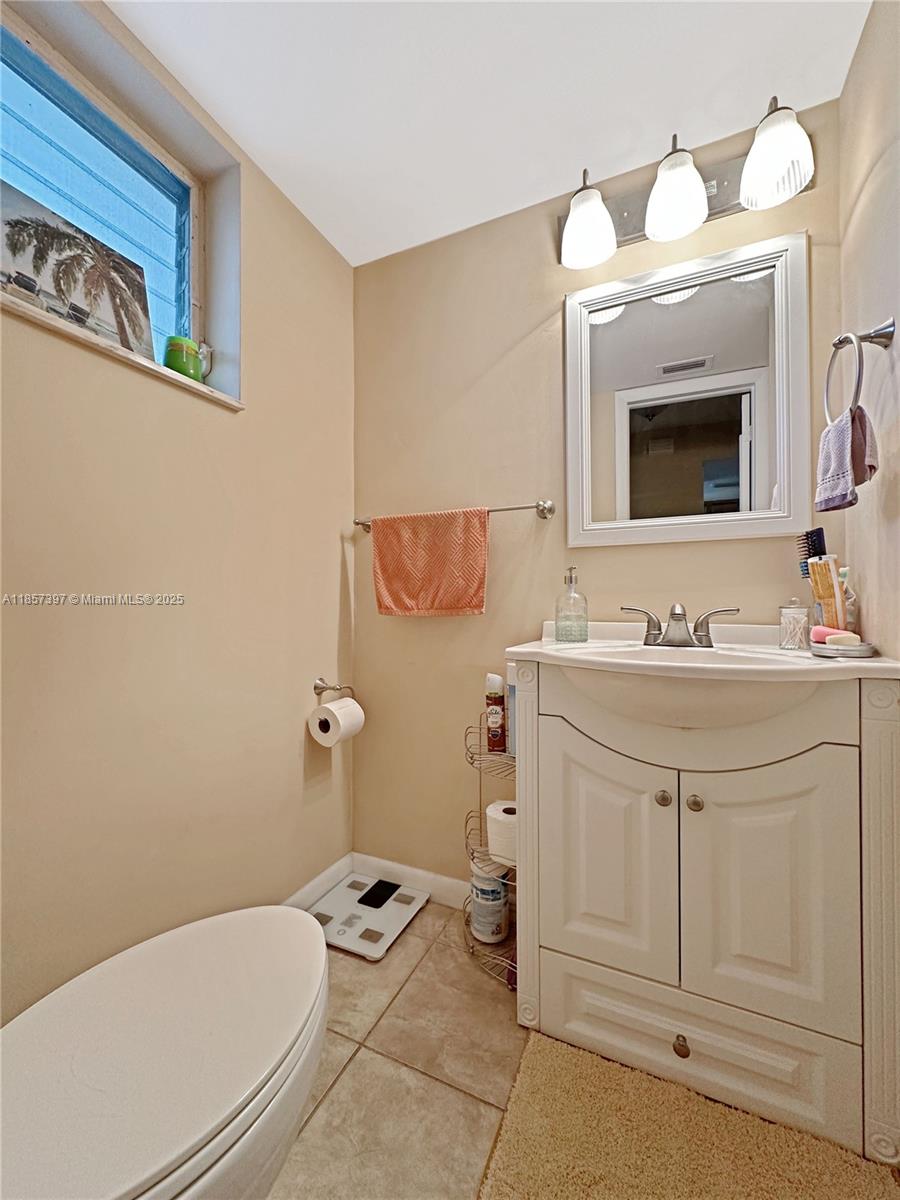 ROLLING GREEN CONDO A - Residential