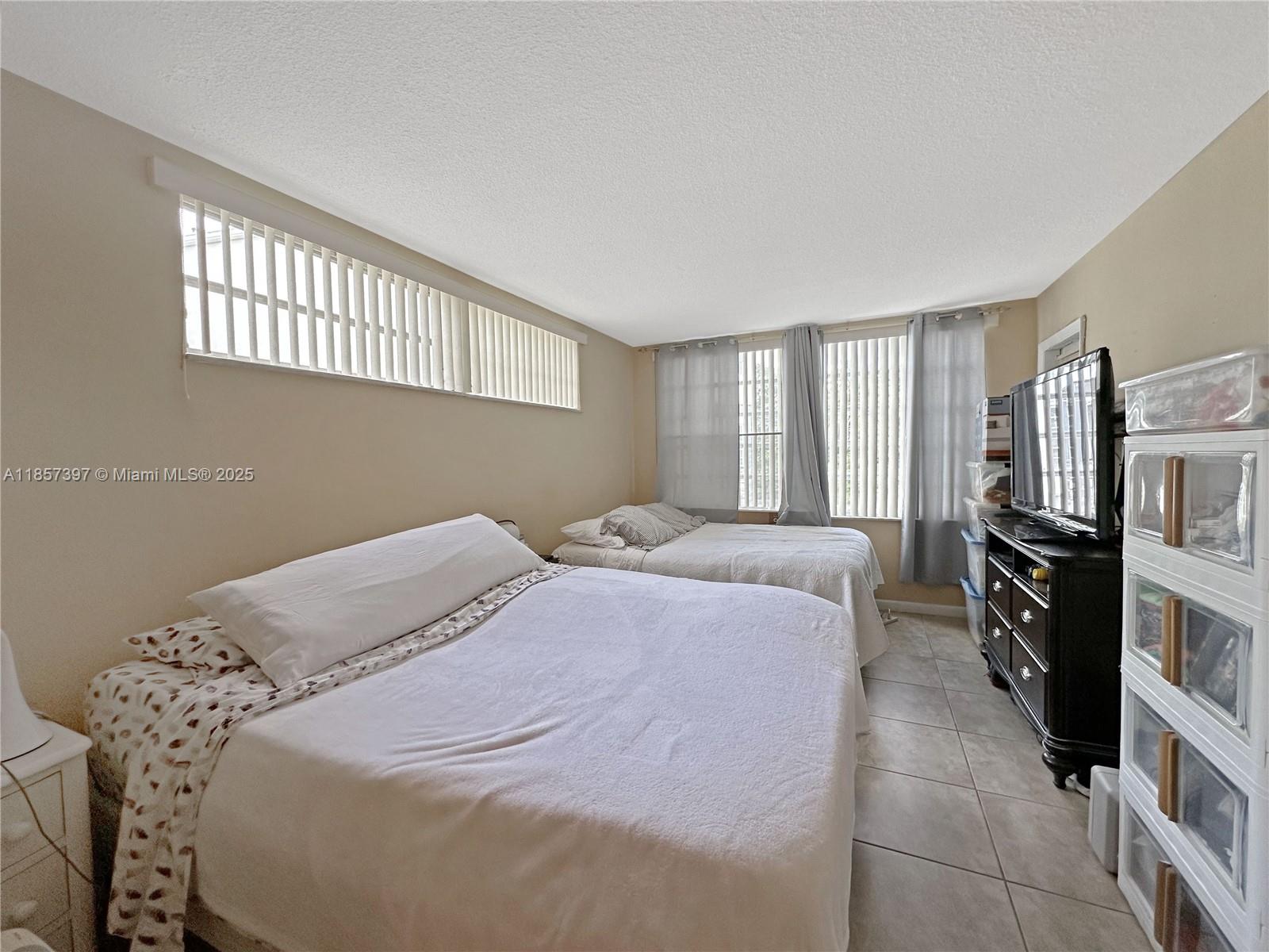 ROLLING GREEN CONDO A - Residential