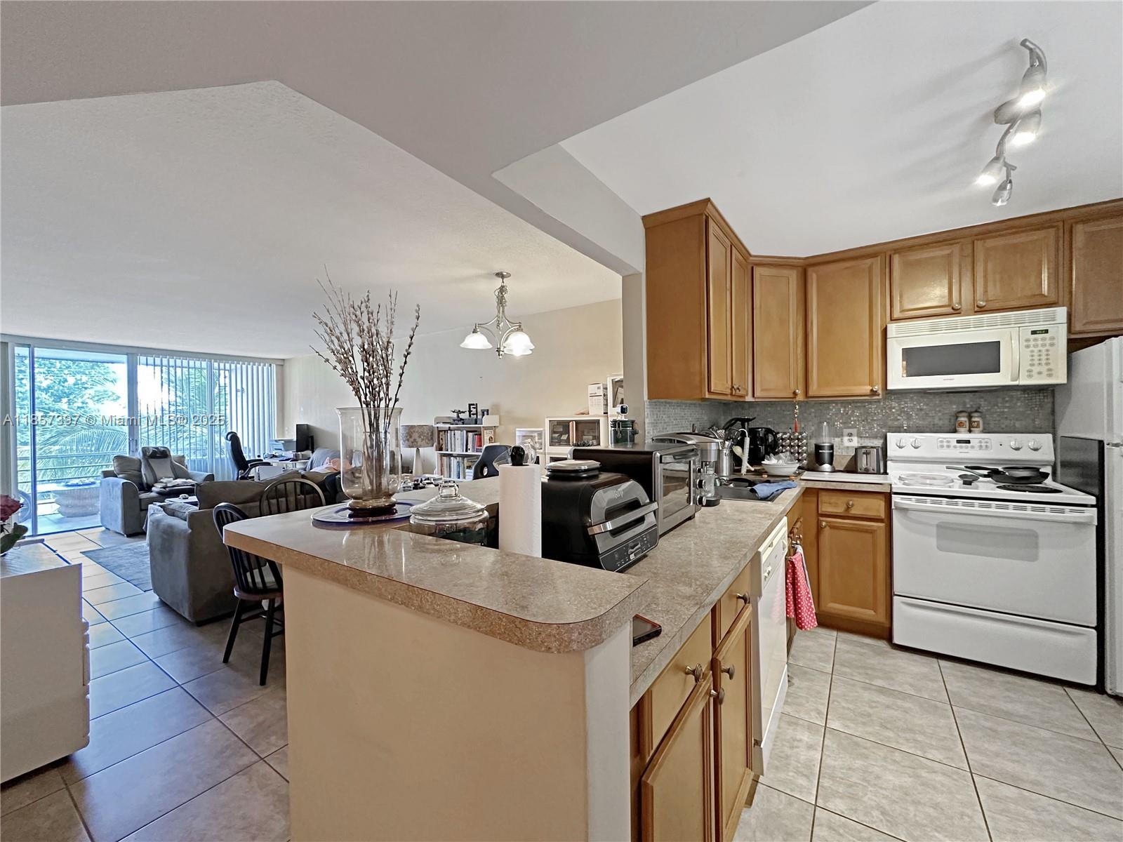 ROLLING GREEN CONDO A - Residential