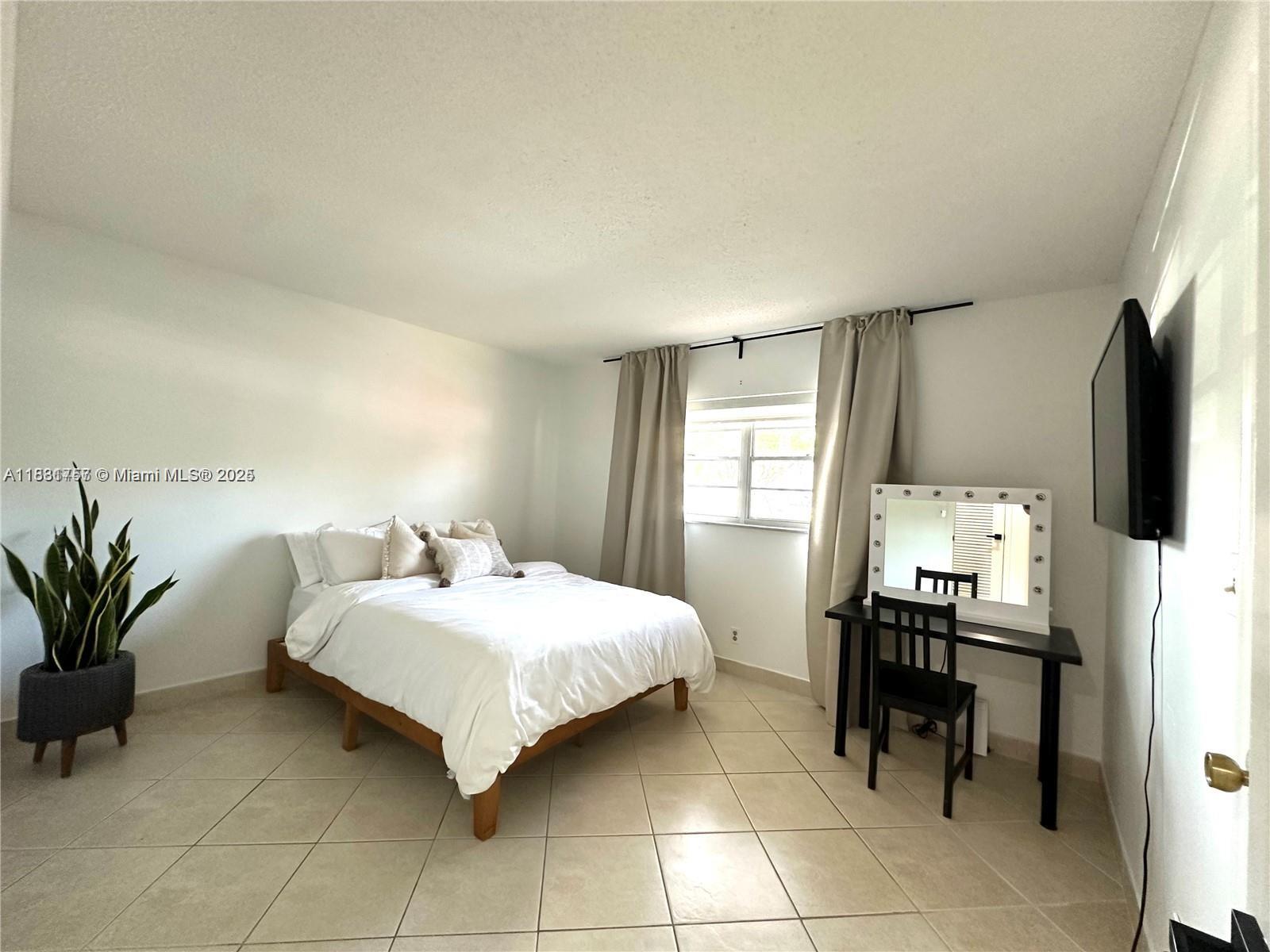 MEADOWBROOK TOWERS CONDO - Residential