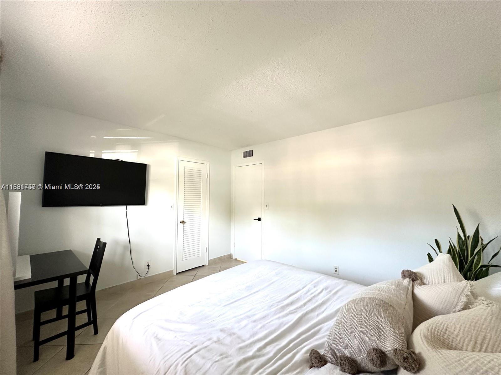 MEADOWBROOK TOWERS CONDO - Residential