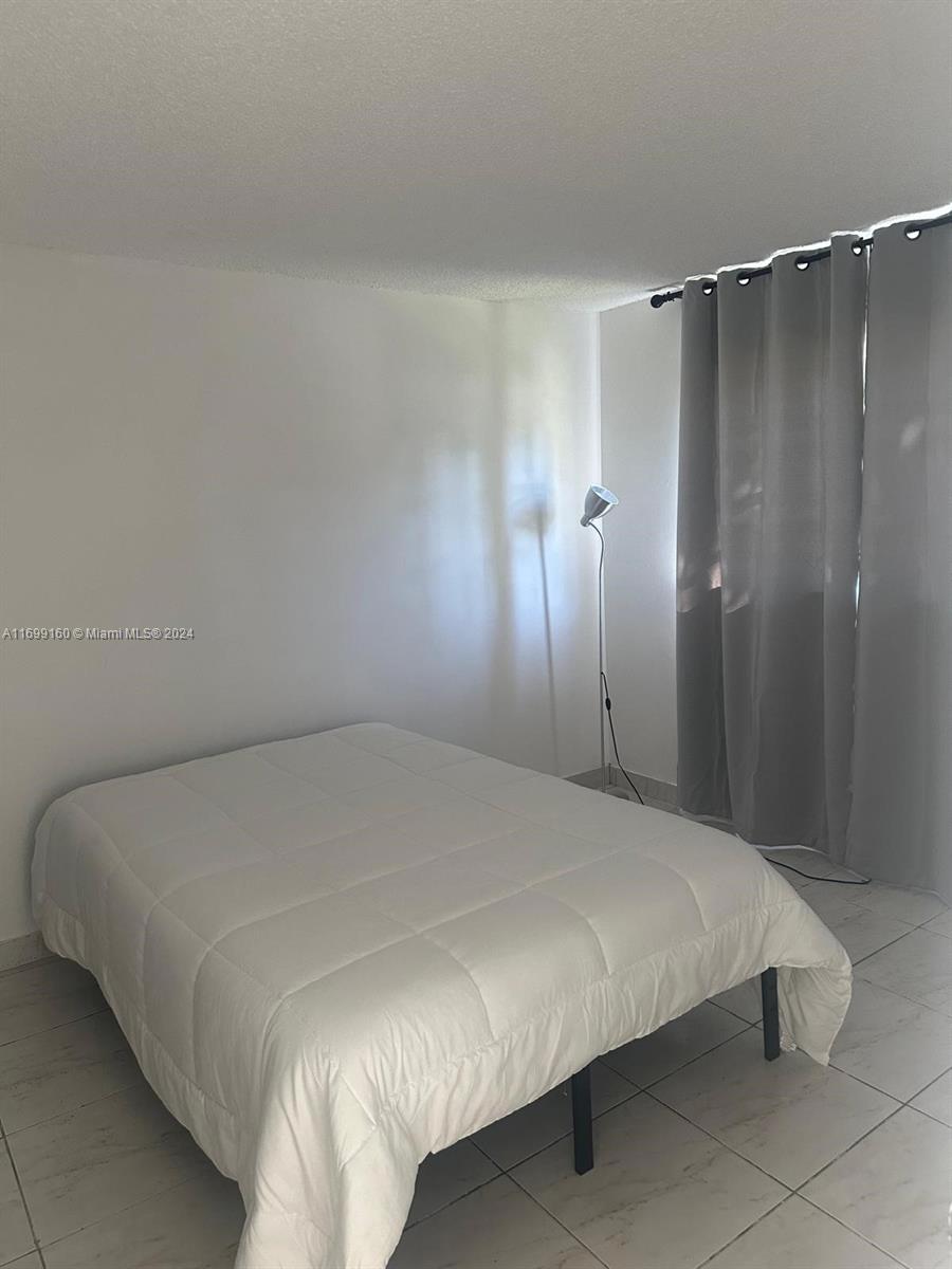 PARKSIDE TOWERS CONDO - Residential Lease