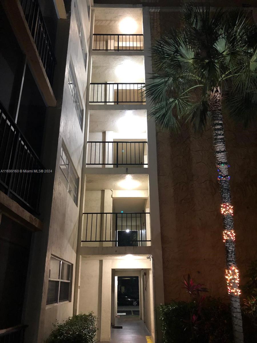 PARKSIDE TOWERS CONDO - Residential Lease