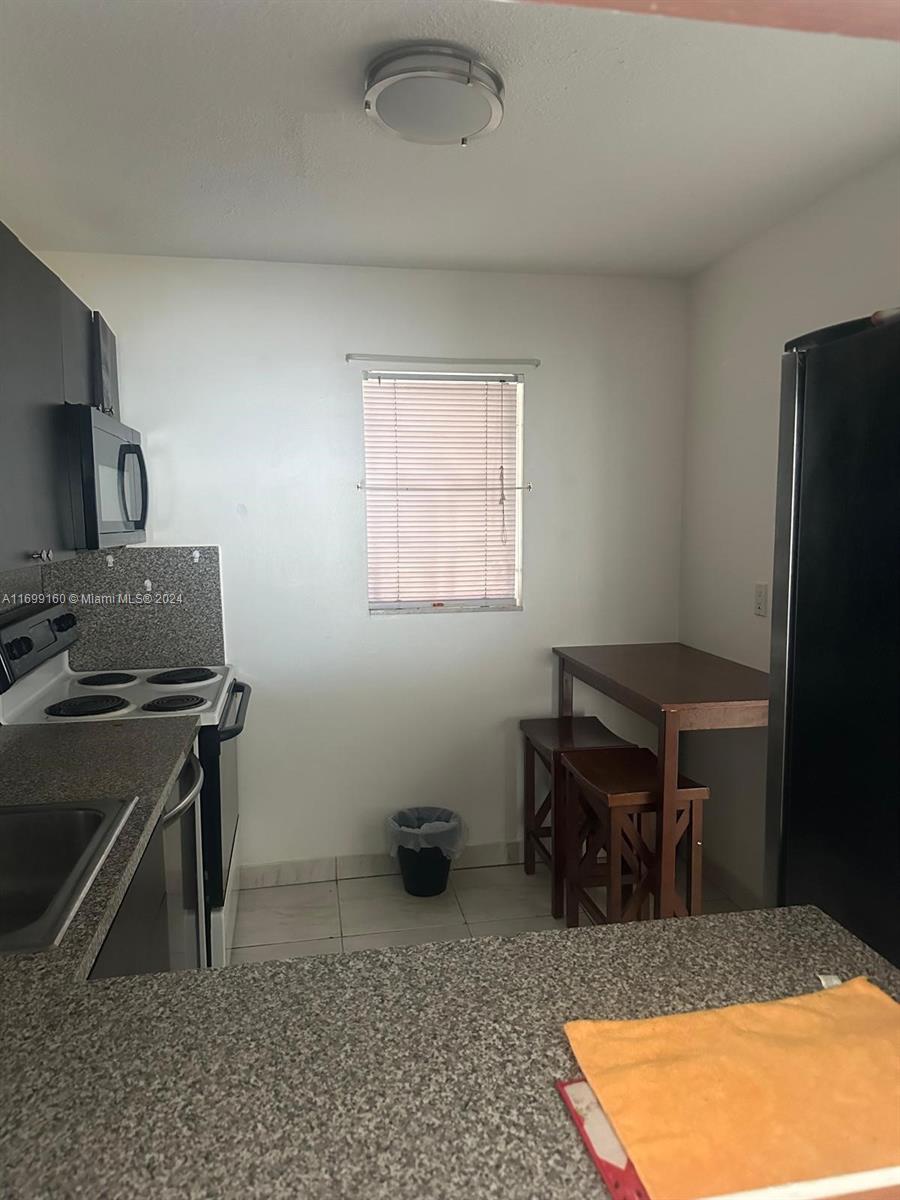 PARKSIDE TOWERS CONDO - Residential Lease