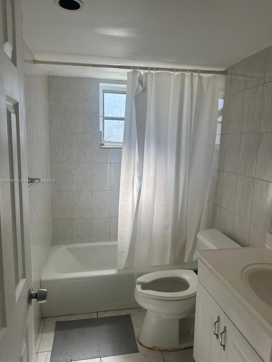PARKSIDE TOWERS CONDO - Residential Lease
