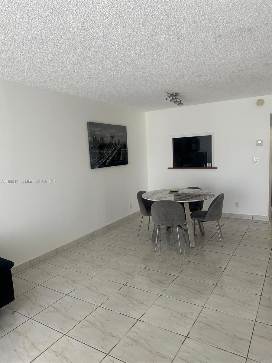 PARKSIDE TOWERS CONDO - Residential Lease